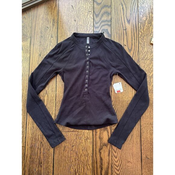 FP Movement Women's Kick Off Solid Layer Henley Size Small Black New - Picture 1 of 6